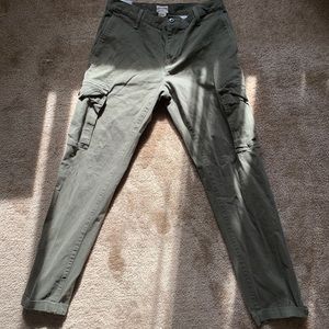 Dockers cargo olive pants with side pockets